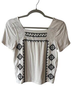 S Small American Eagle Embroidered Black White Boho White Tshirt Lace Scoop